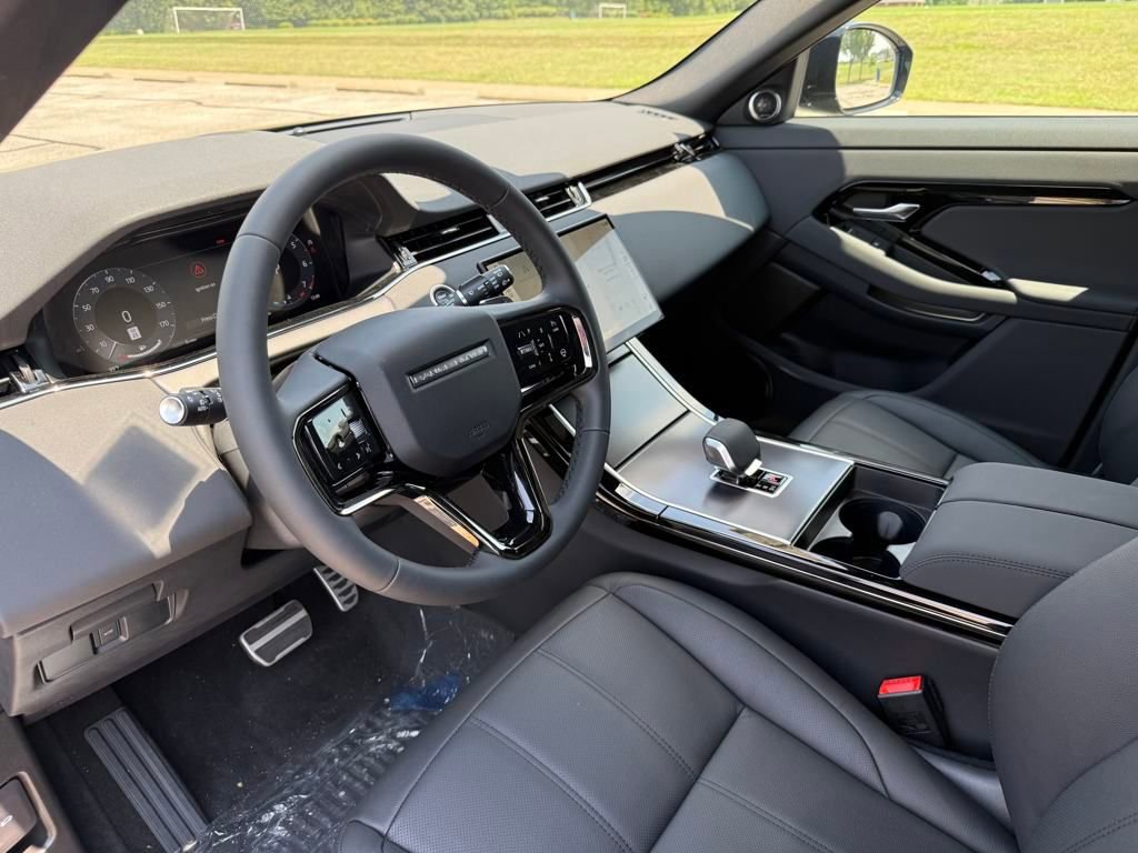 New 2026 Land Rover Range Rover Evoque Dynamic SE image 11