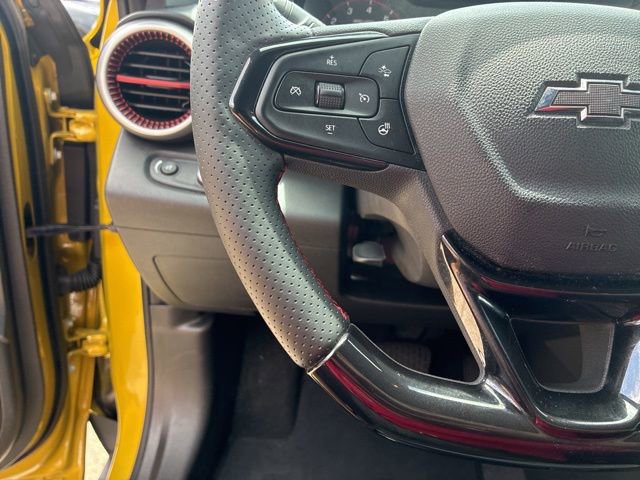 Used 2025 Chevrolet Trax RS w/ Sunroof Package image 23