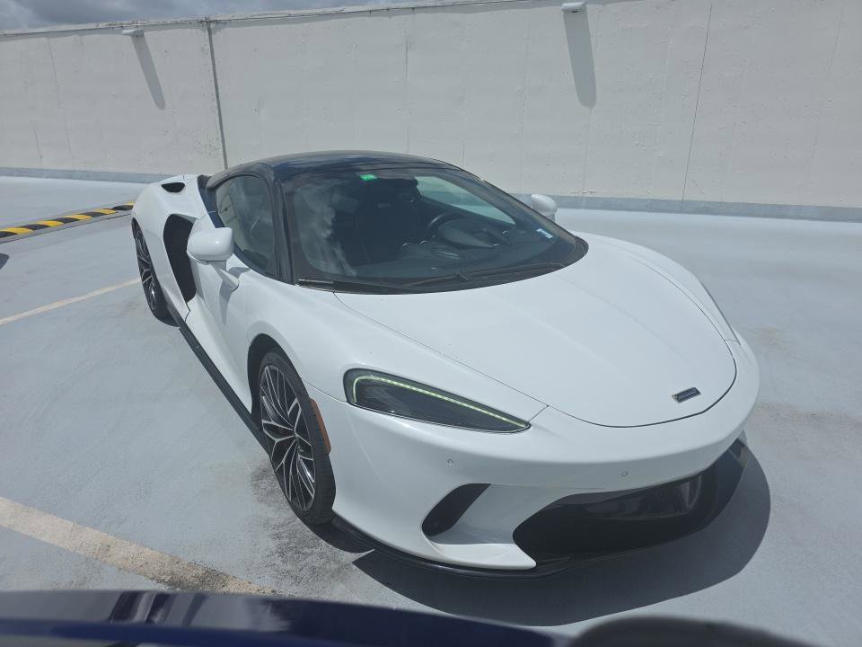 Used 2023 McLaren GT RWD image 2
