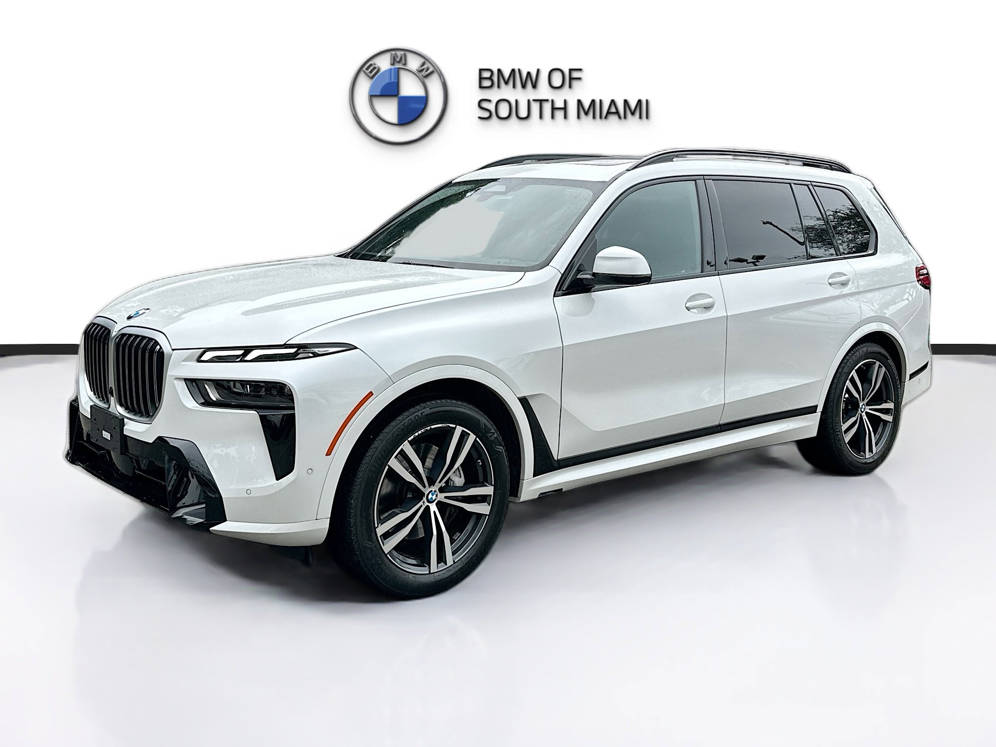Certified 2023 BMW X7 xDrive40i w/ M Sport Package image 3