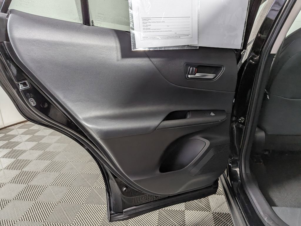 Used 2022 Toyota Venza LE image 42