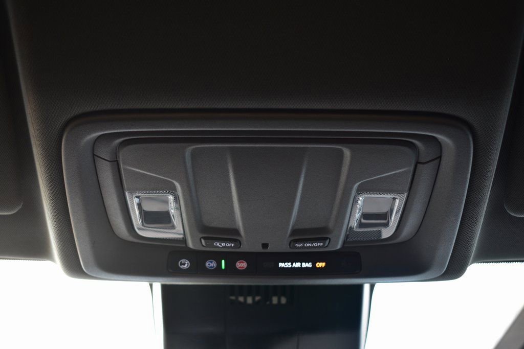 Used 2025 Chevrolet Silverado 1500 LT image 38