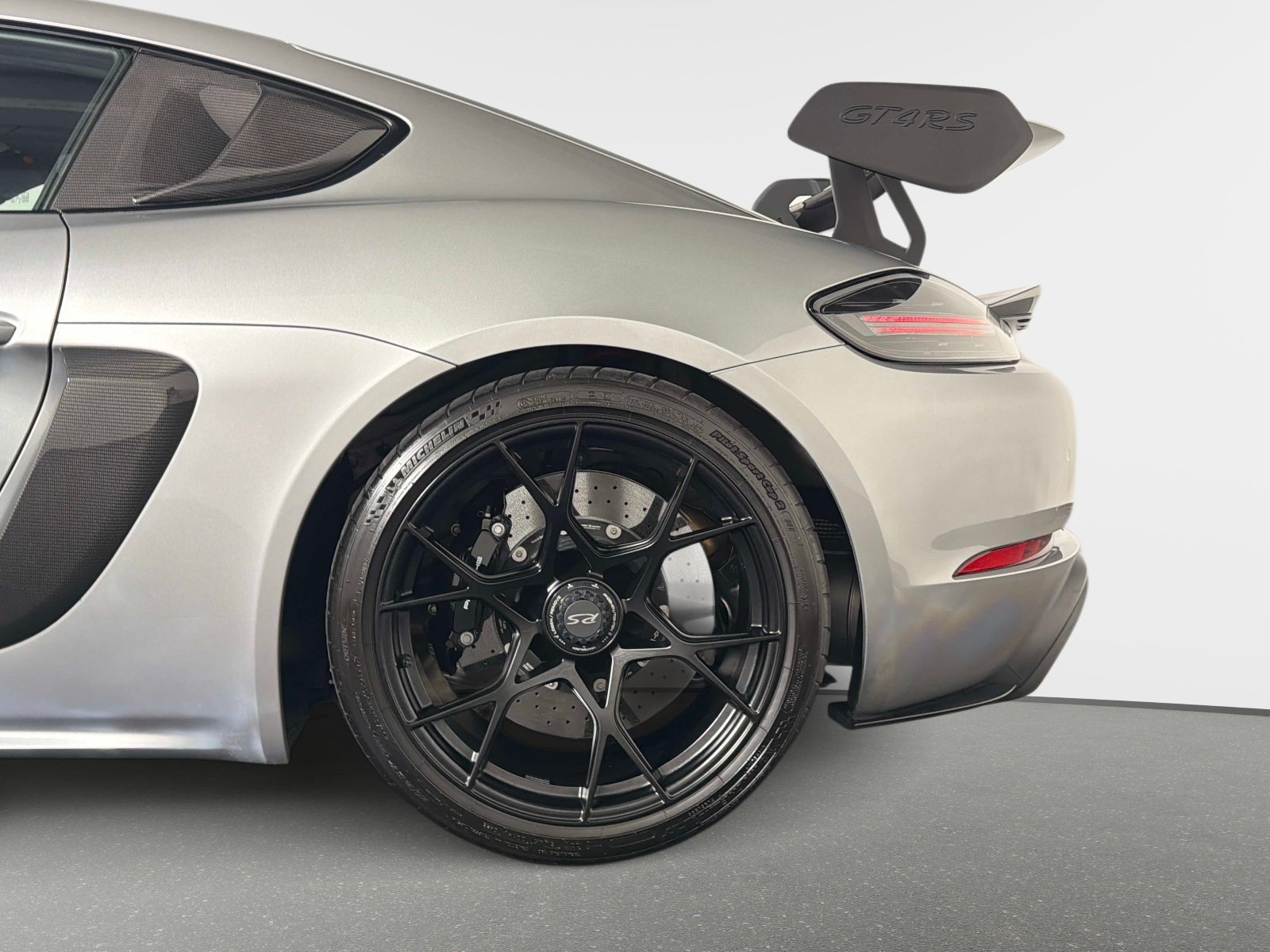 Used 2023 Porsche 718 Cayman GT4 RS w/ Weissach Package RWD image 15