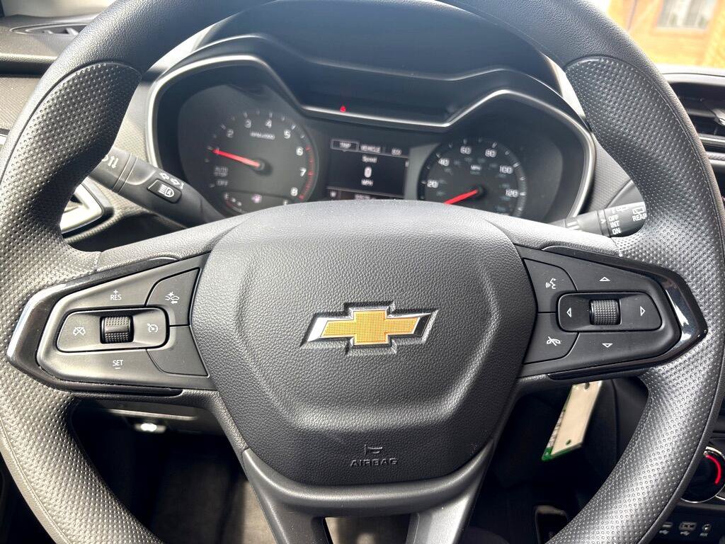 Used 2023 Chevrolet TrailBlazer LS FWD image 30