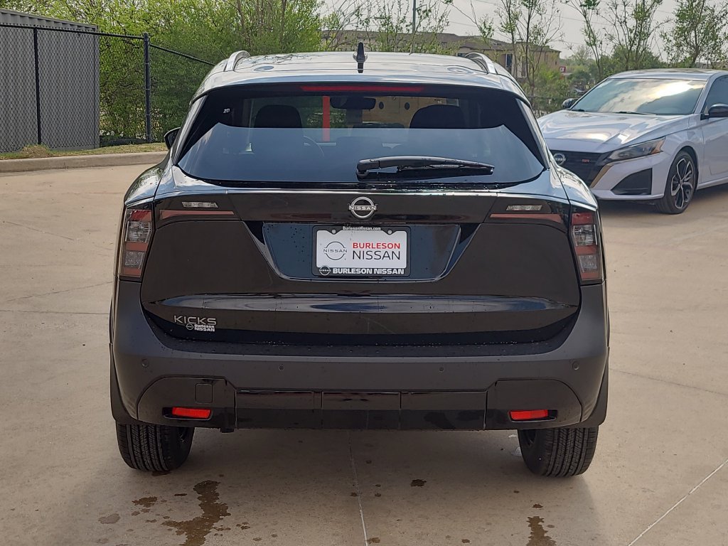 New 2026 Nissan Kicks SV w/ SV Premium Package FWD image 3