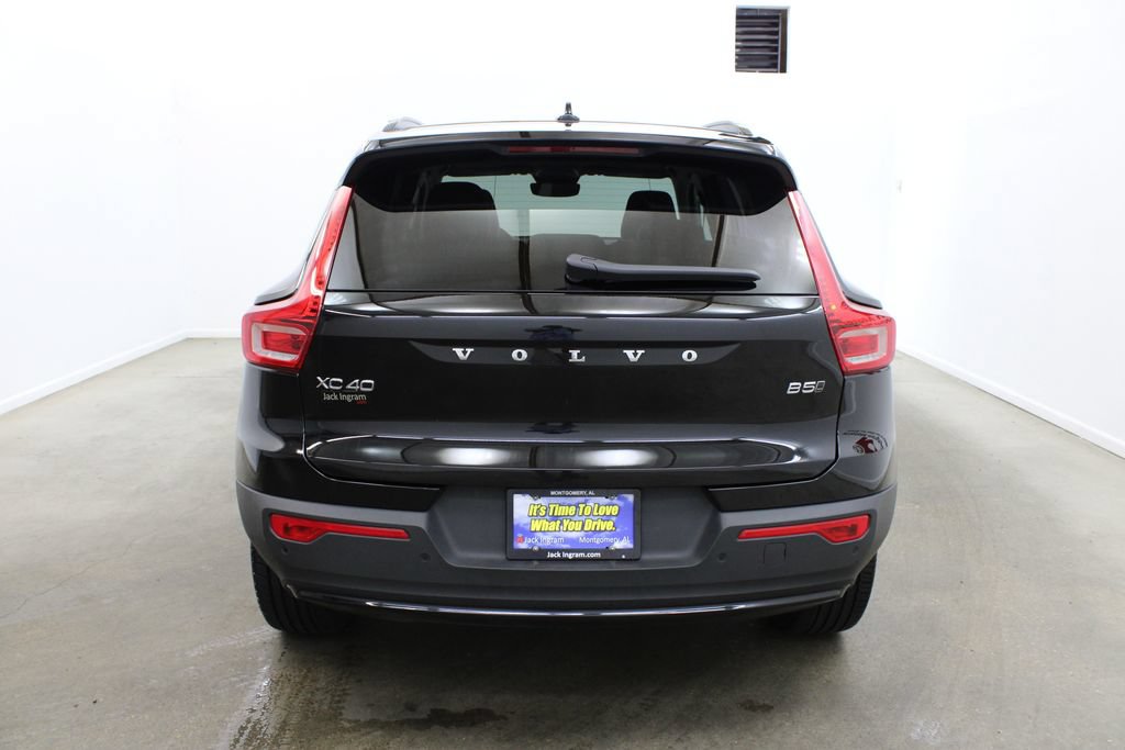 Used 2026 Volvo XC40 B5 Plus AWD/4WD image 4