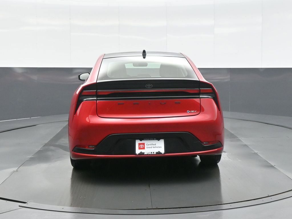 Used 2025 Toyota Prius XLE image 6