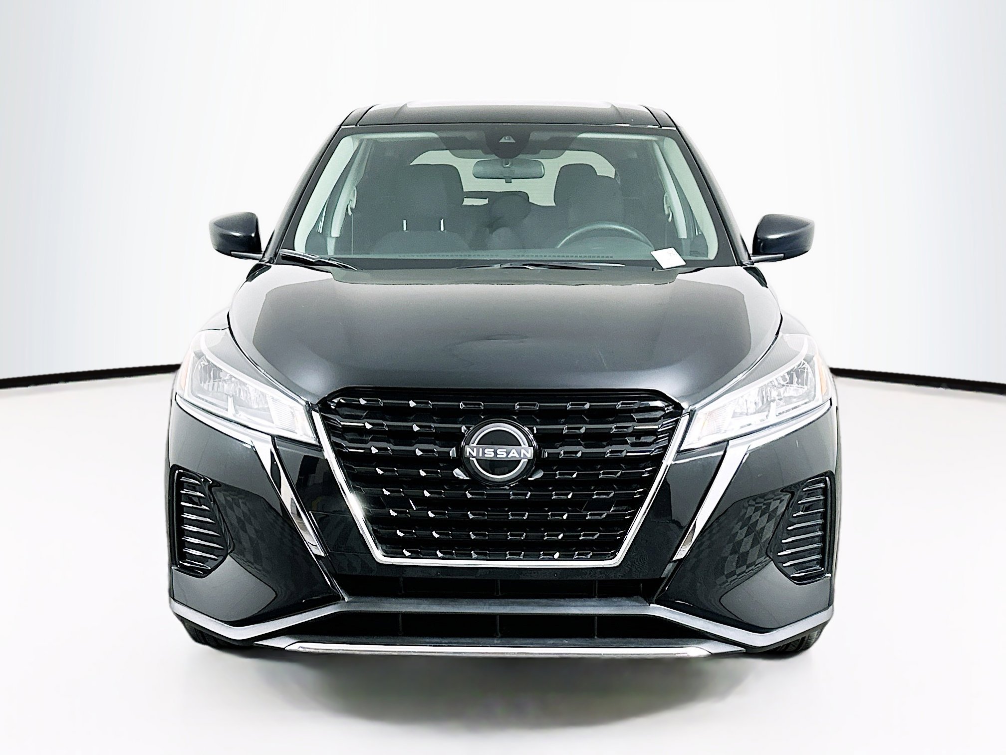 Used 2024 Nissan Kicks S FWD image 2