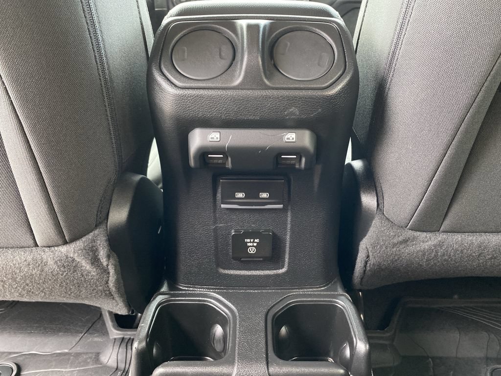 Used 2022 Jeep Wrangler Unlimited Sahara AWD/4WD image 28