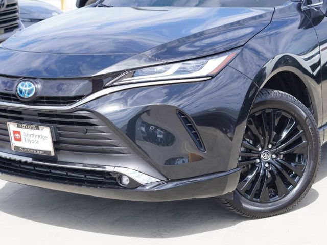 Used 2023 Toyota Venza Nightshade AWD/4WD image 6