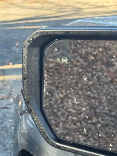 Used 2025 Chevrolet Colorado Z71 w/ Technology Package image 19