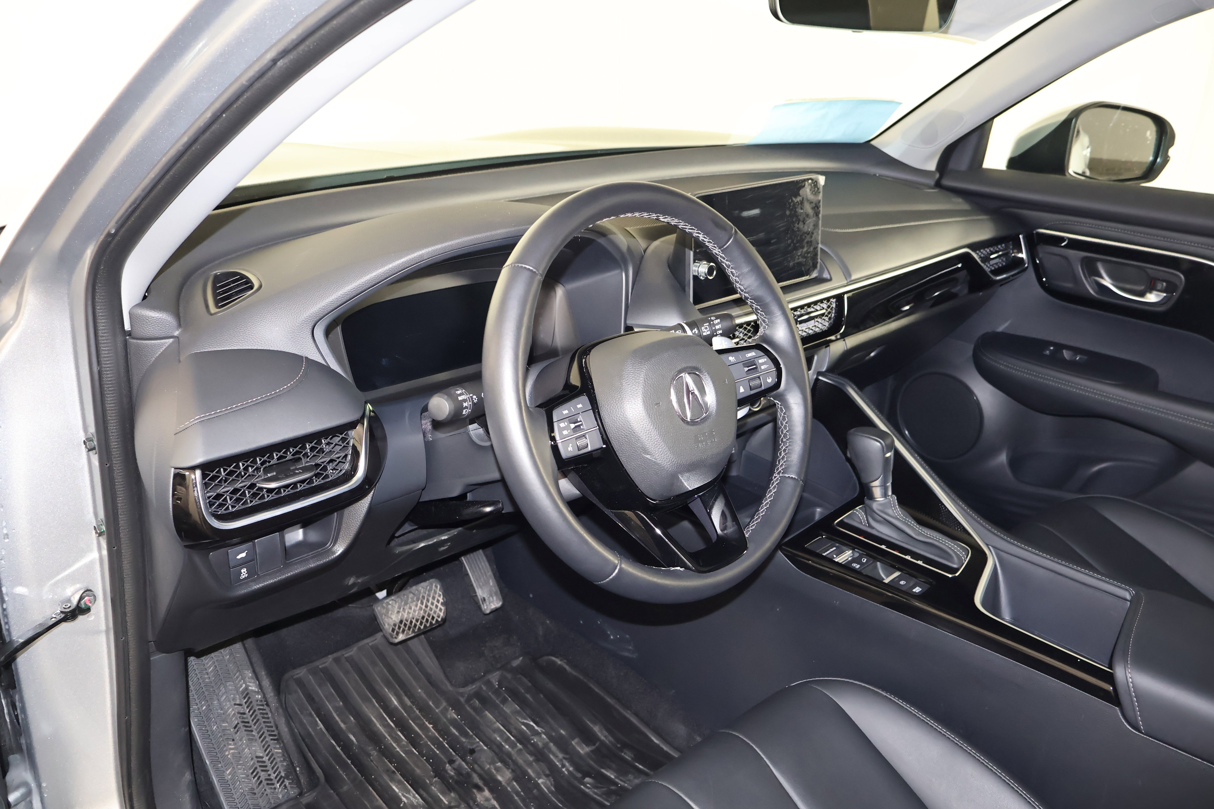 Certified 2025 Acura ADX AWD image 36