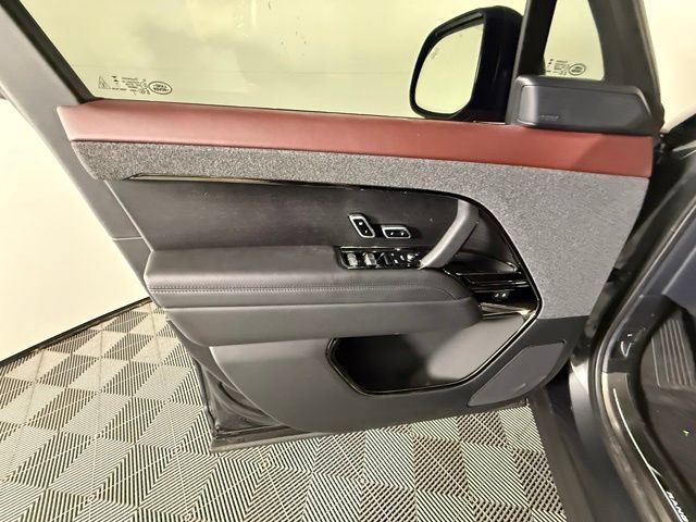 Used 2025 Land Rover Range Rover Sport Dynamic SE AWD/4WD image 12