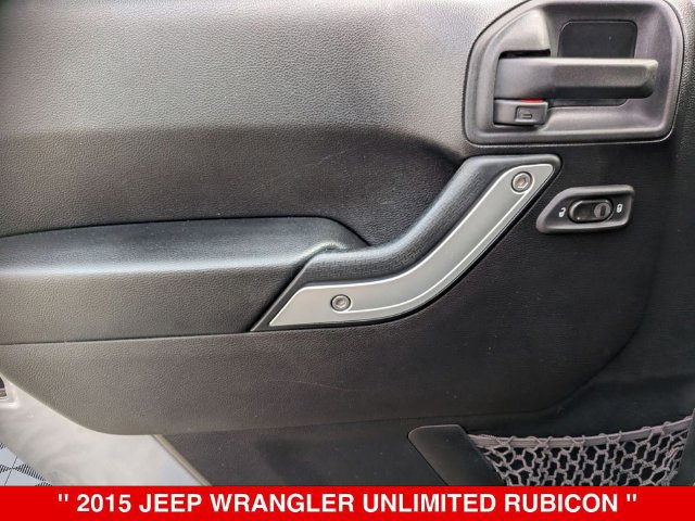 Used 2015 Jeep Wrangler Unlimited Rubicon w/ Connectivity Group AWD/4WD image 11