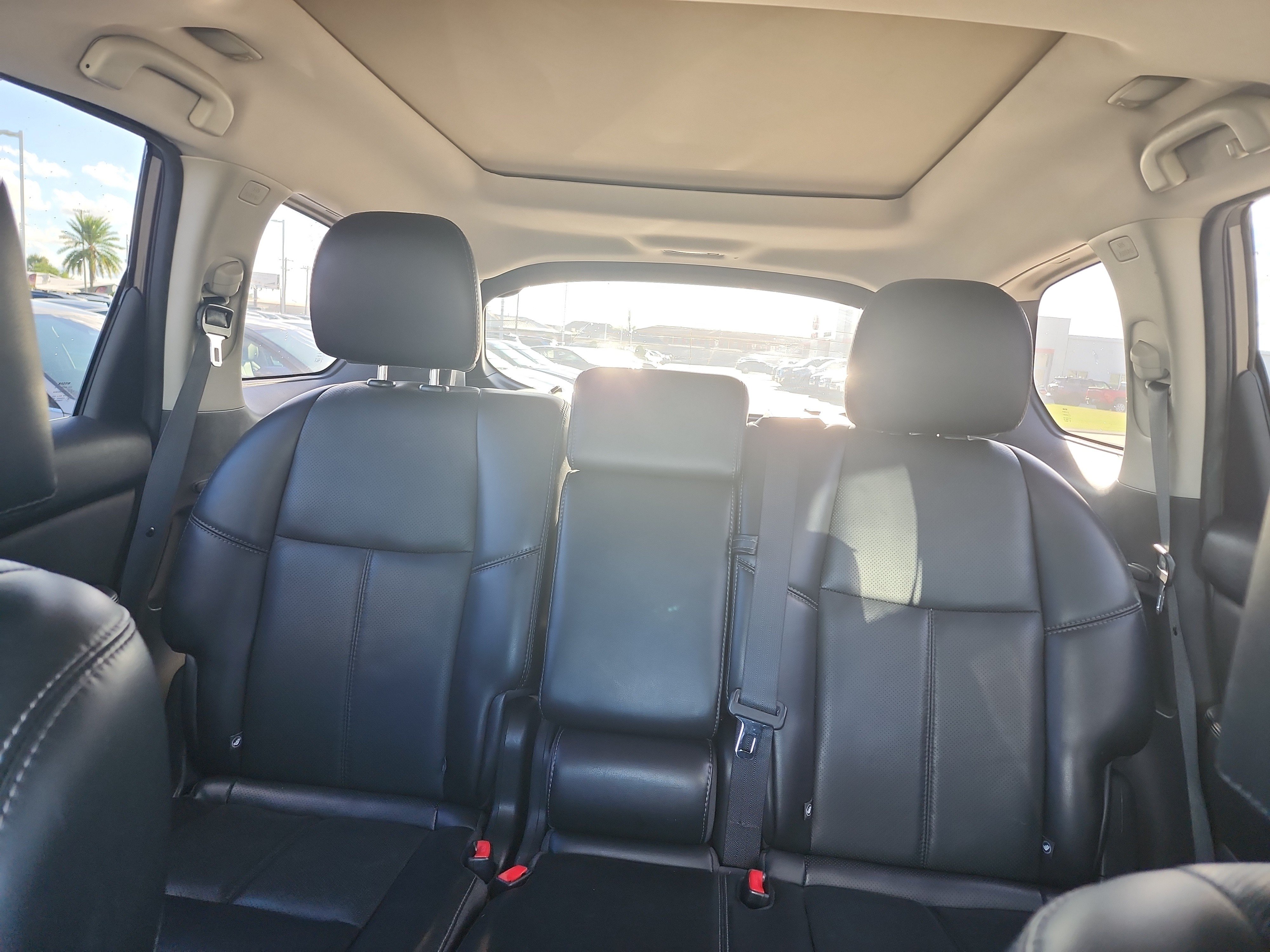 Used 2017 Nissan Pathfinder Platinum w/ Family Entertainment Package FWD image 20