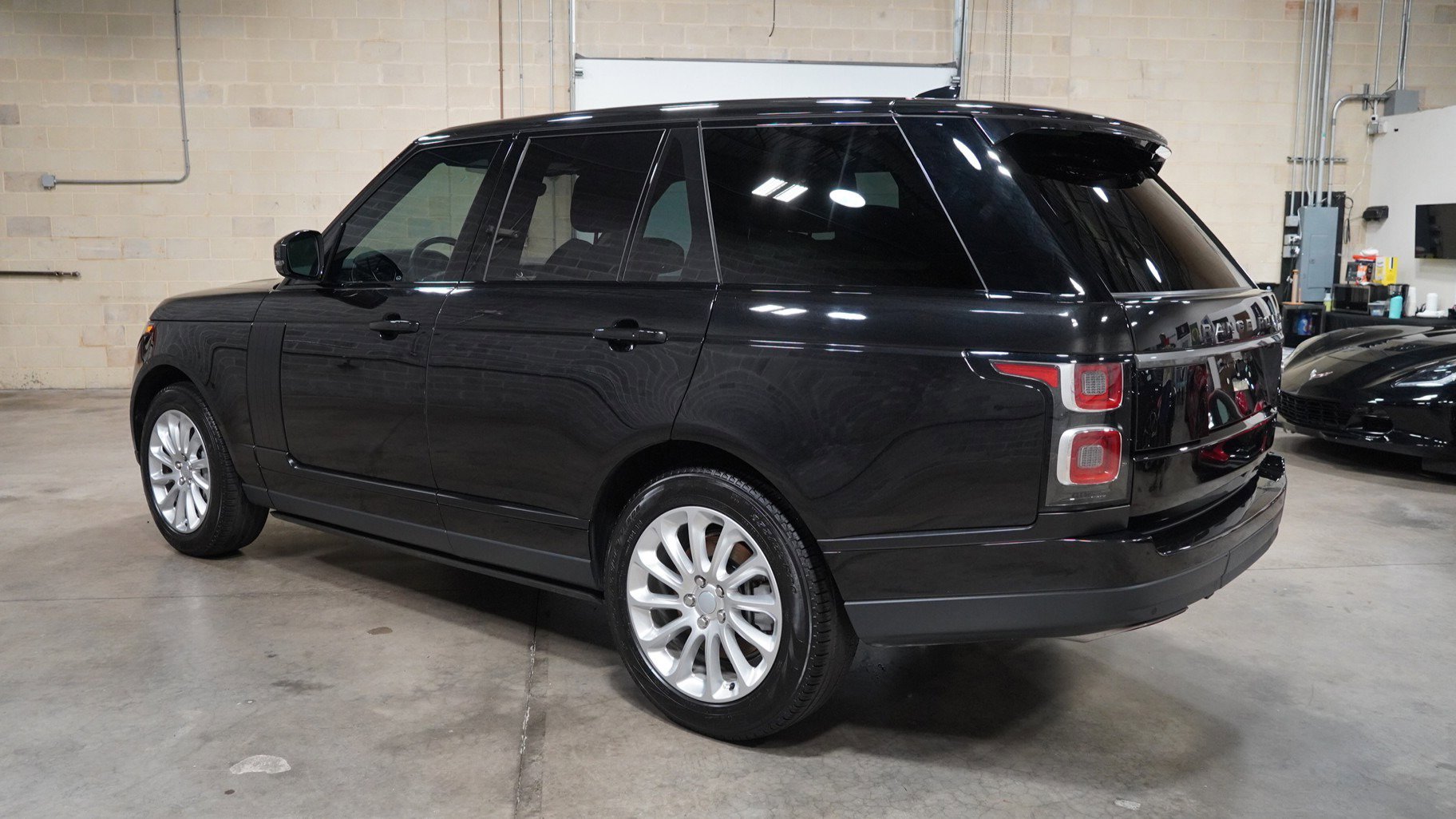 Used 2022 Land Rover Range Rover image 11