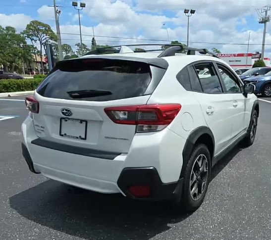 Used 2020 Subaru Crosstrek 2.0i Premium w/ Moonroof Package 1 AWD/4WD image 14