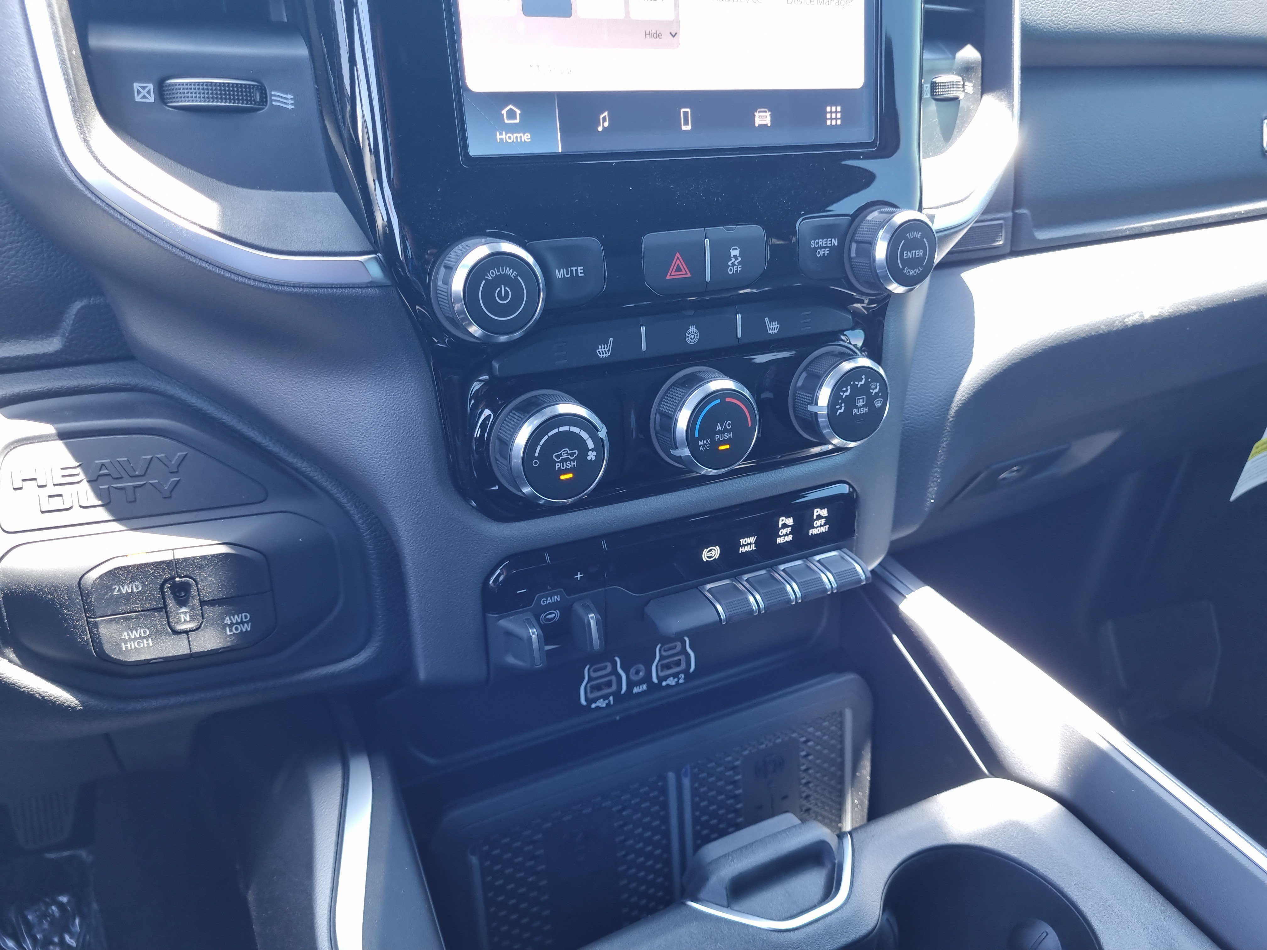 New 2026 RAM 3500 Big Horn AWD/4WD image 29