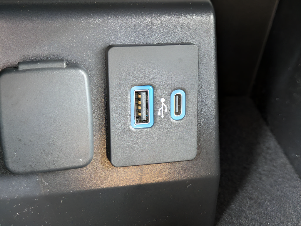Used 2024 Ford Explorer ST w/ Equipment Group 401A AWD/4WD image 24