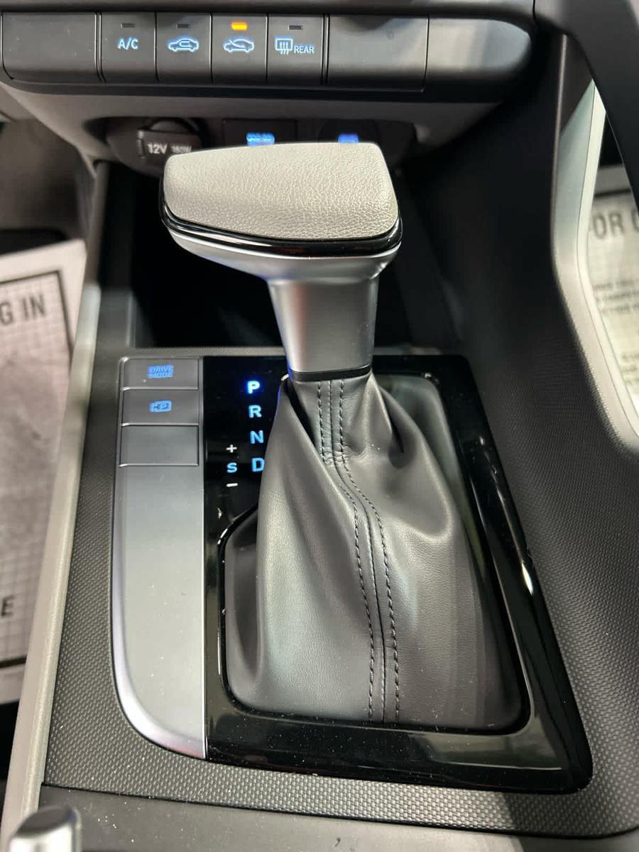 New 2026 Hyundai Elantra SE FWD image 7