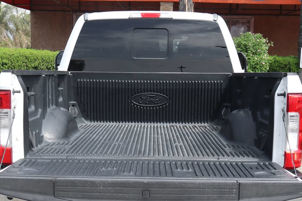 Used 2018 Ford F250 Lariat w/ Lariat Value Package AWD/4WD image 8