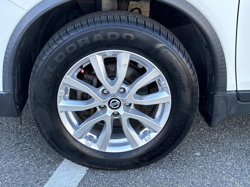 Used 2017 Nissan Rogue SV image 20