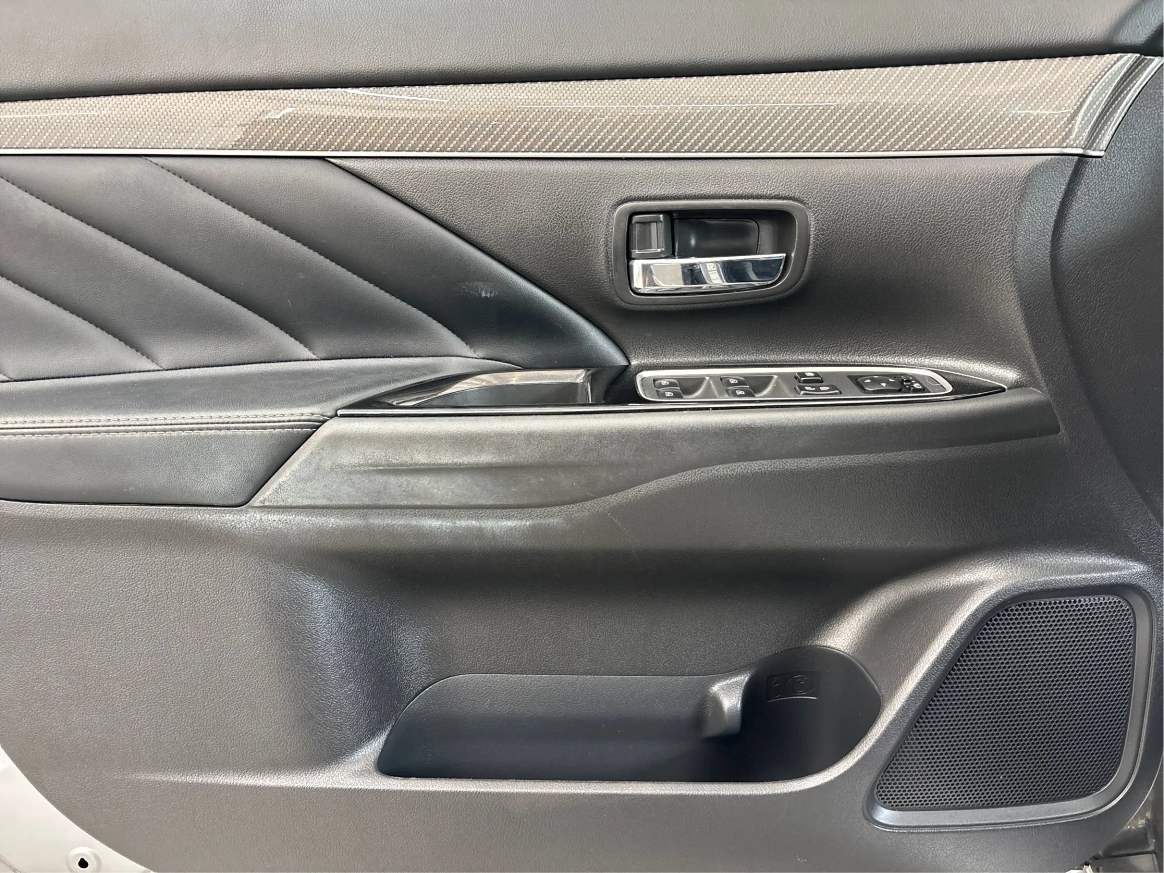 Used 2021 Mitsubishi Outlander SEL AWD/4WD image 25