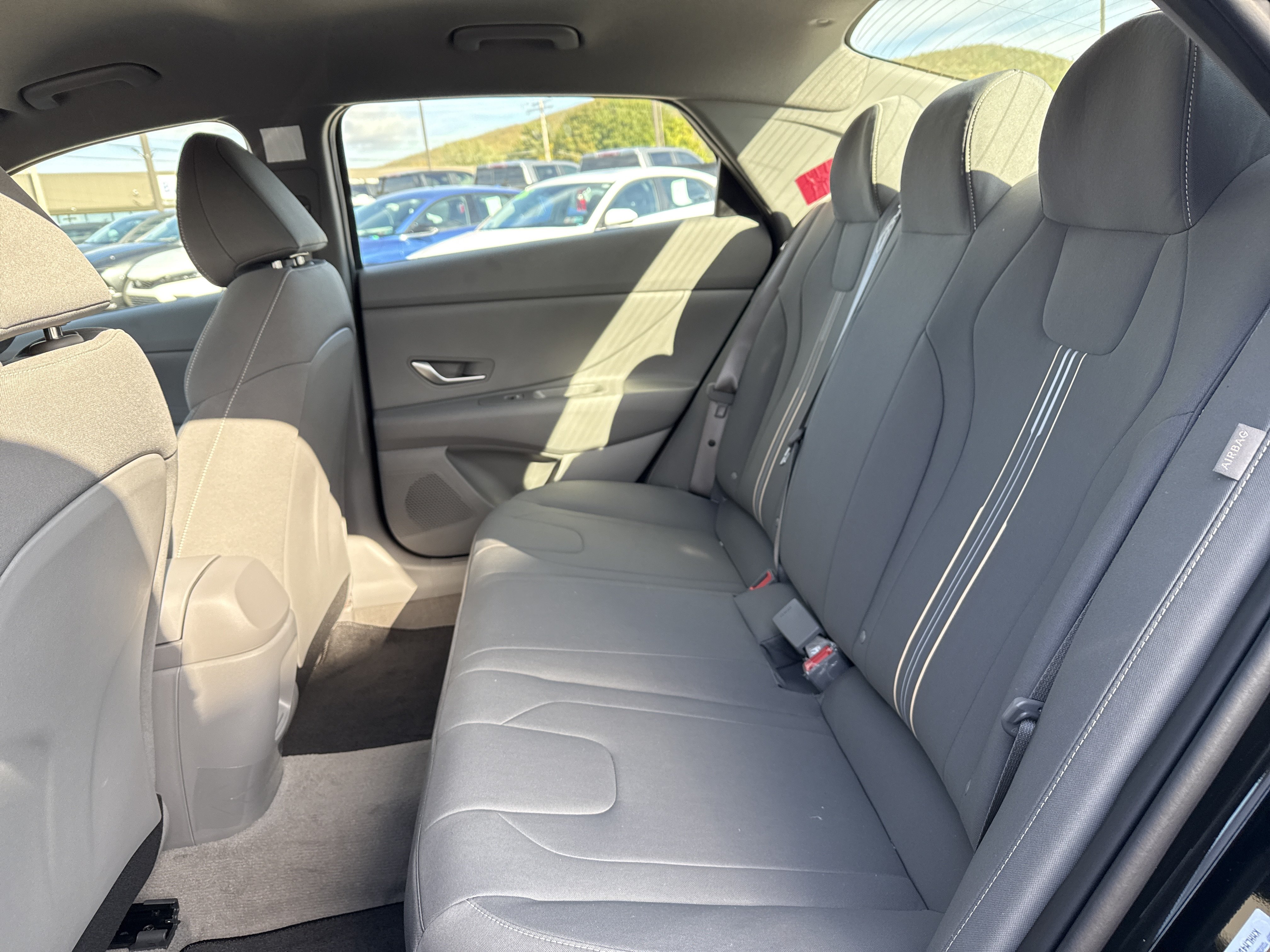 New 2026 Hyundai Elantra Hybrid FWD image 16