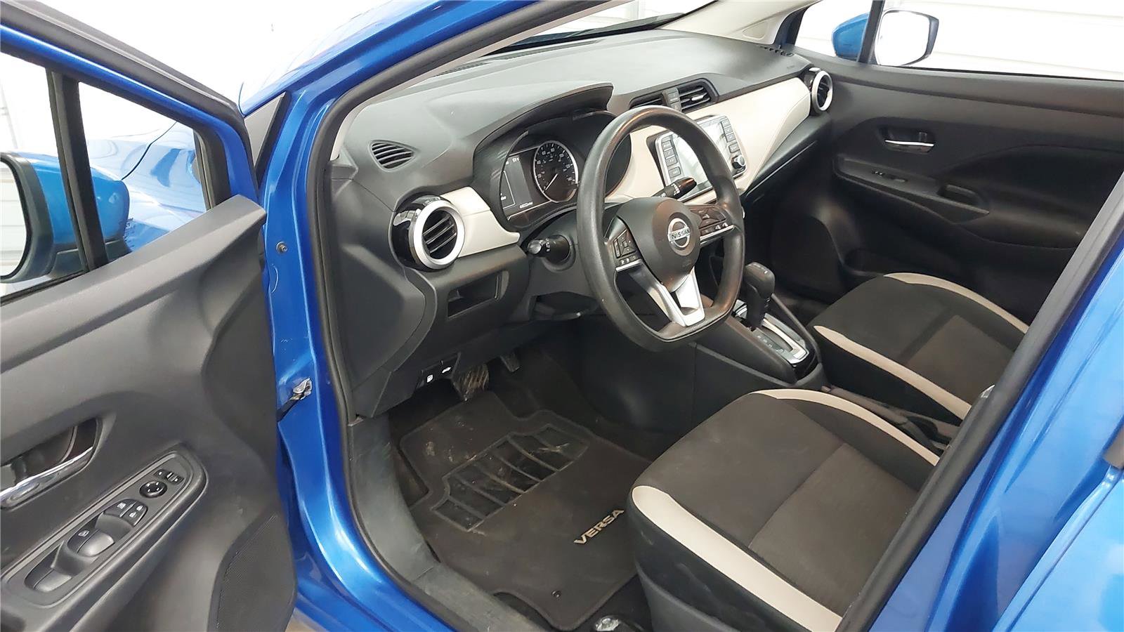 Used 2022 Nissan Versa SV image 20