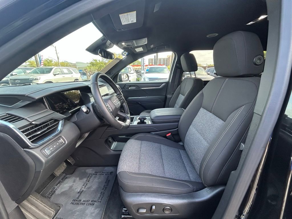 Used 2025 GMC Acadia Elevation image 13