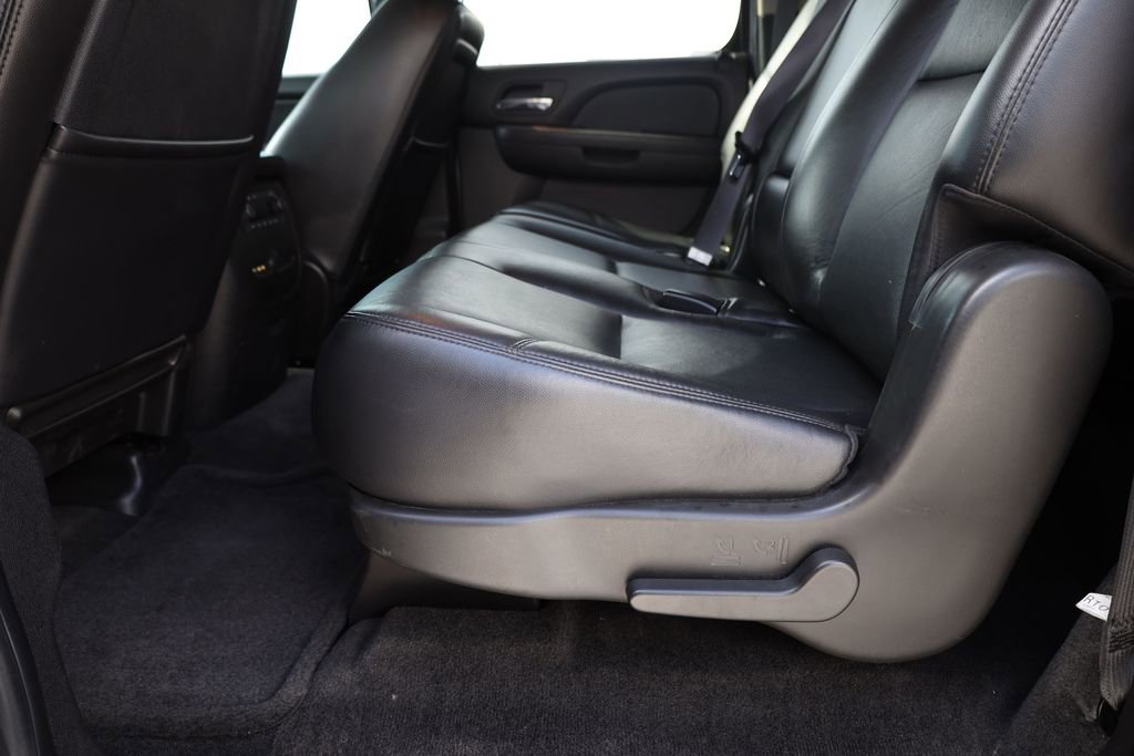 Used 2011 Chevrolet Suburban LTZ AWD/4WD image 18