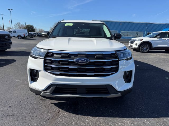 New 2026 Ford Explorer Active w/ Active Comfort Package AWD/4WD image 2