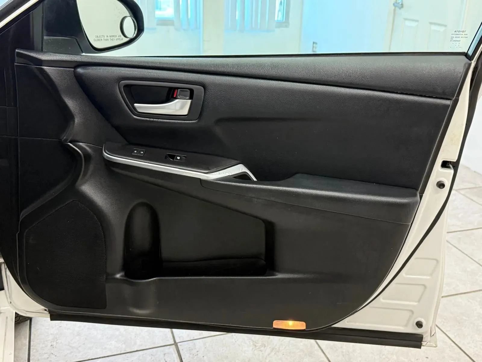 Used 2017 Toyota Camry SE FWD image 21