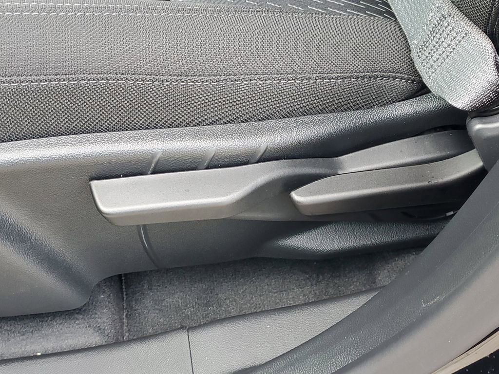 New 2026 Chevrolet Equinox LT w/ Midnight Edition FWD image 17