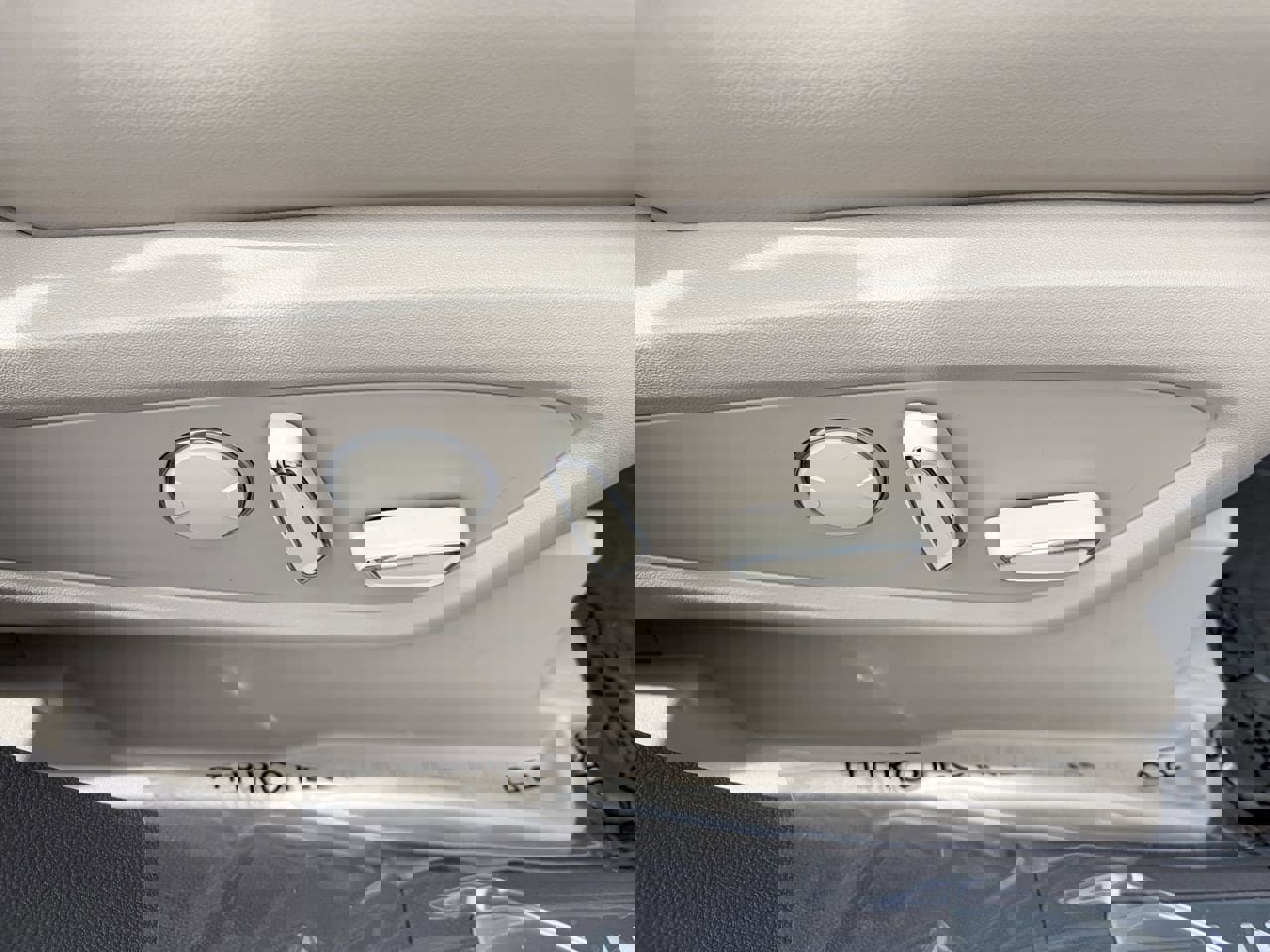 Used 2023 Lincoln Nautilus Reserve w/ Equipment Group 201A image 11