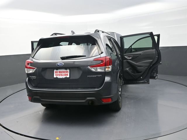 Used 2023 Subaru Forester Premium image 9