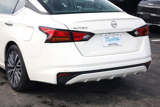 Used 2025 Nissan Altima 2.5 SV FWD image 7