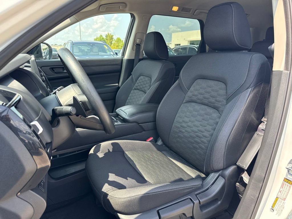 Used 2024 Nissan Pathfinder S FWD image 13