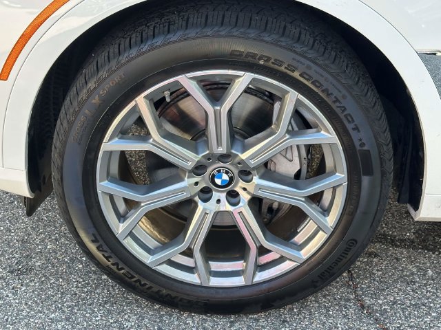 Used 2026 BMW X7 xDrive40i w/ Premium Package AWD/4WD image 13