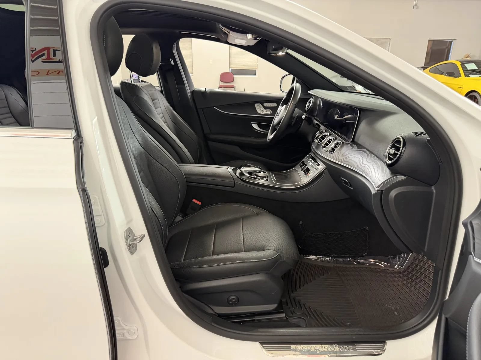 Used 2018 Mercedes-Benz E 300 4MATIC image 39