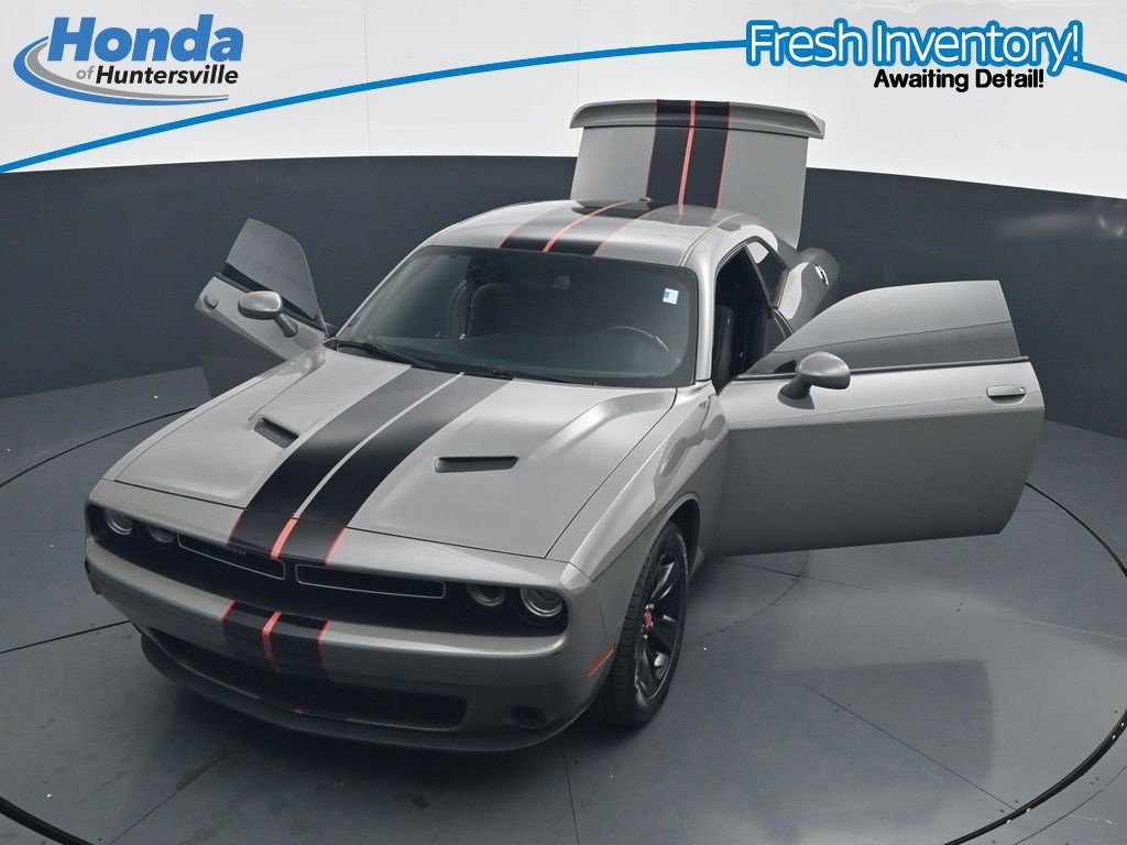 Used 2019 Dodge Challenger SXT RWD image 46