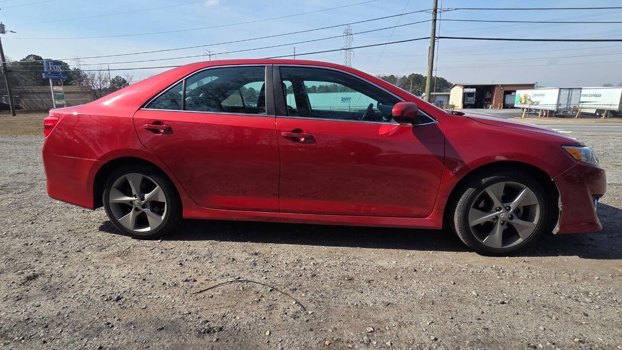 Used 2012 Toyota Camry SE FWD image 4