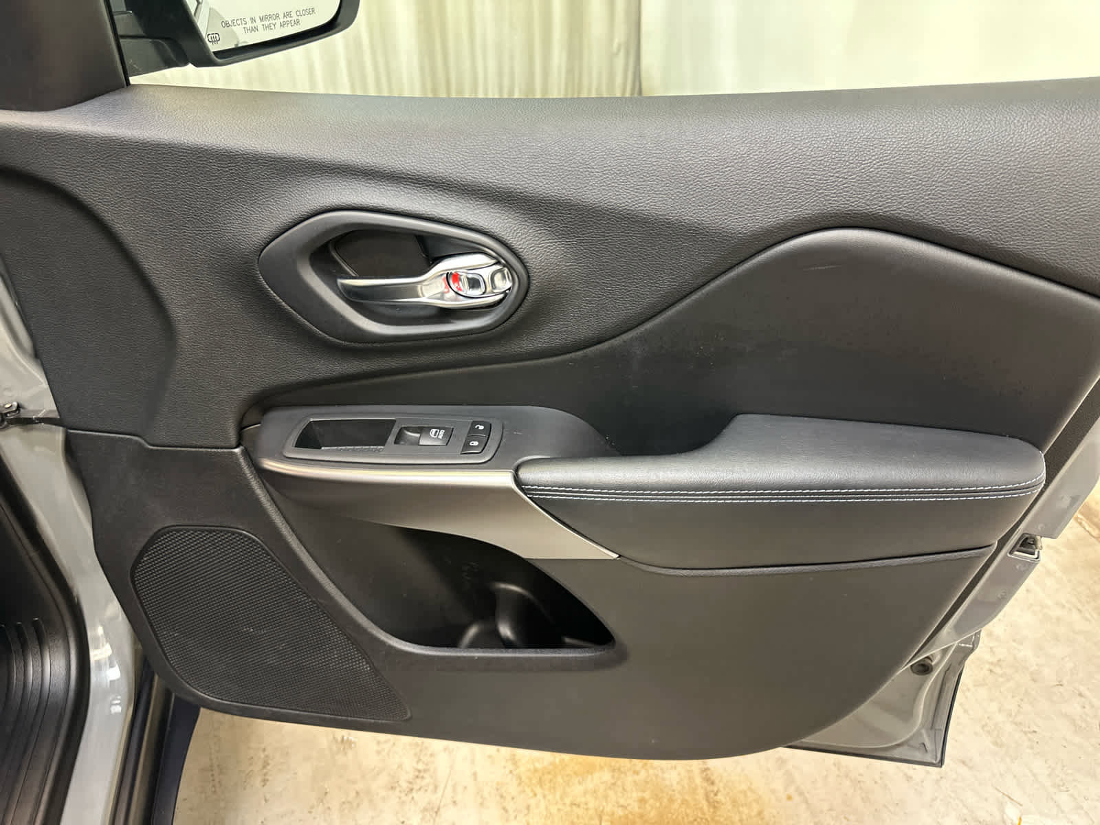 Used 2020 Jeep Cherokee Latitude Plus w/ Cold Weather Group image 27