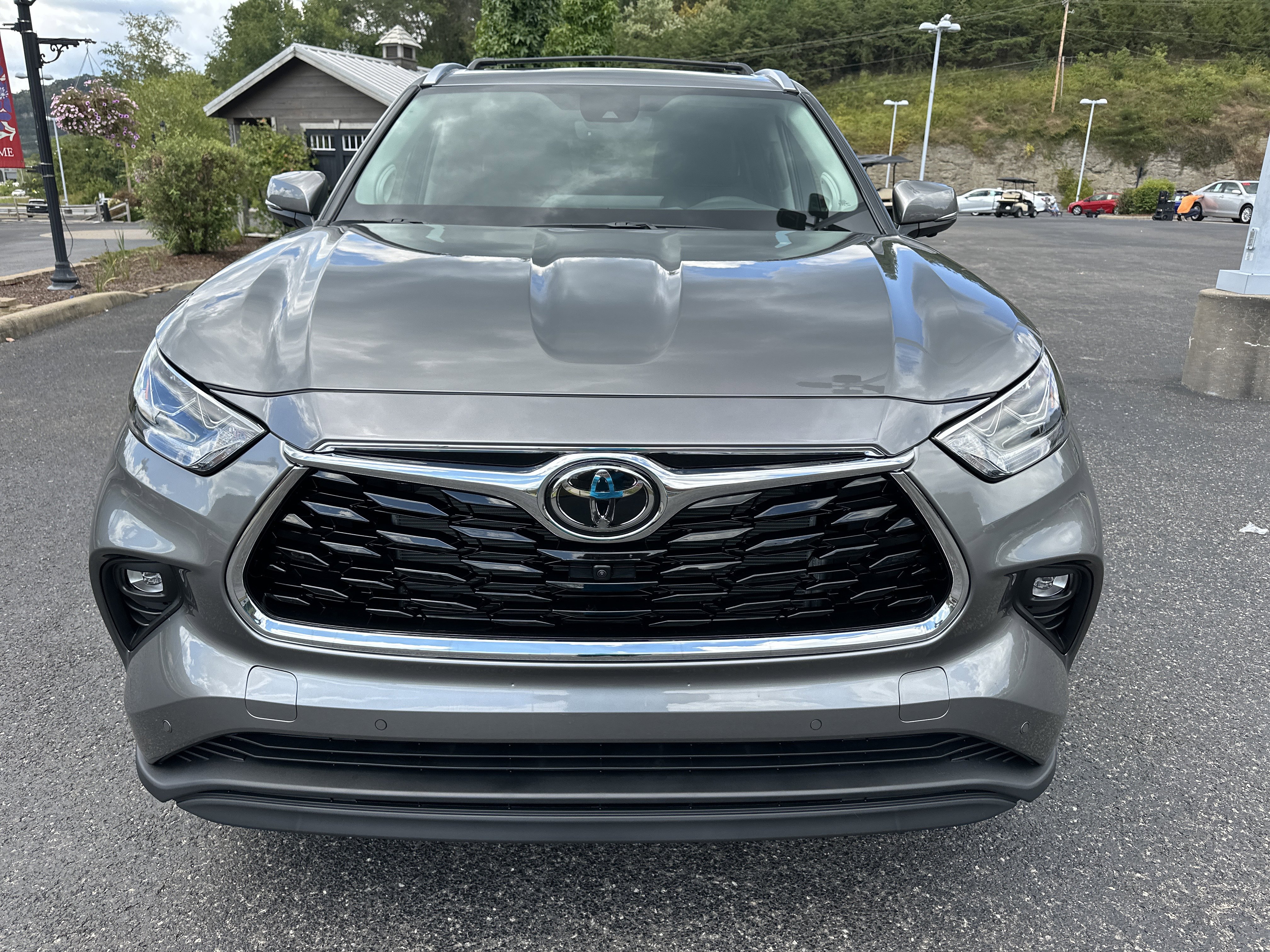 New 2025 Toyota Highlander Limited image 5