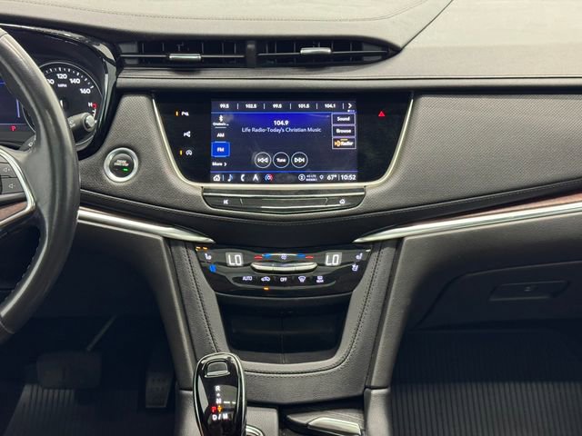 Used 2022 Cadillac XT5 Premium Luxury w/ Technology Package FWD image 4