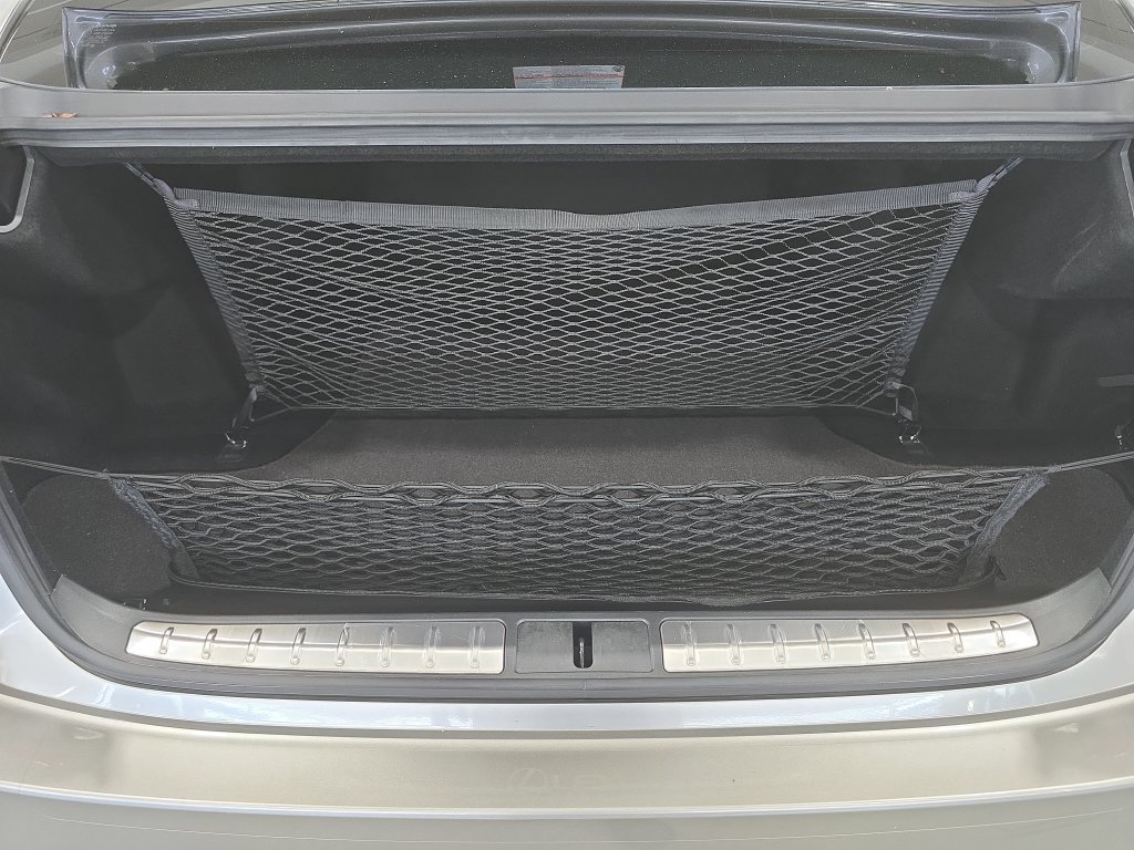 Used 2023 Lexus LS 500 w/ Accessory Package (Z2) RWD image 16