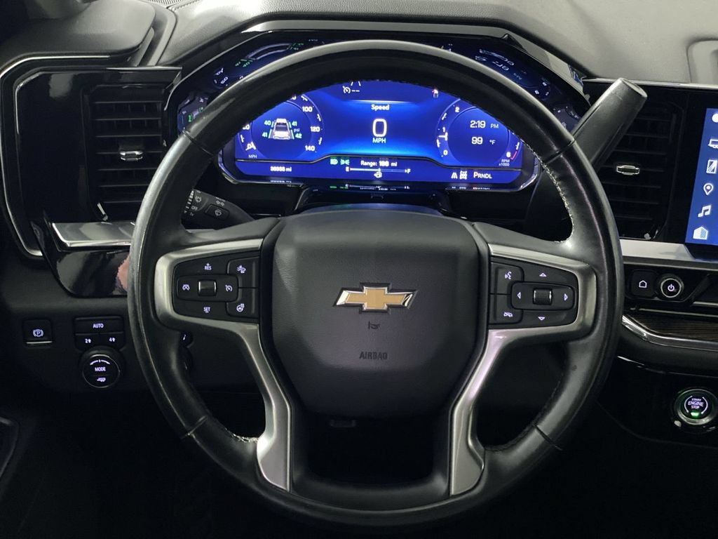 Used 2023 Chevrolet Silverado 1500 LT AWD/4WD image 16