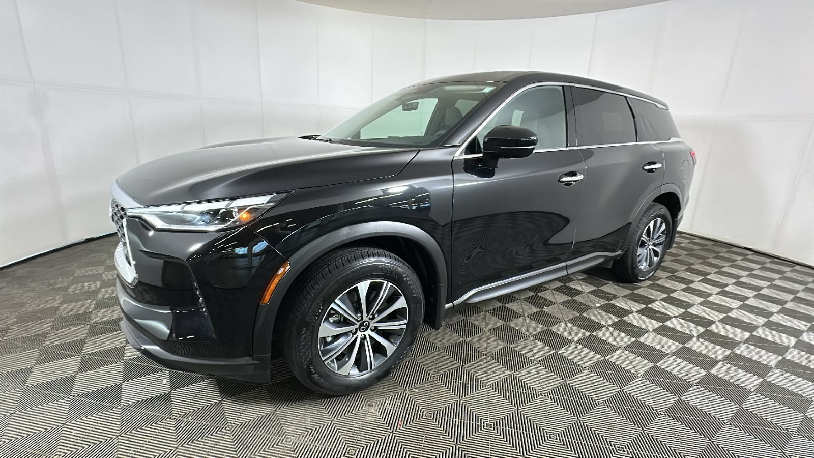 Used 2025 INFINITI QX60 Pure AWD/4WD image 6
