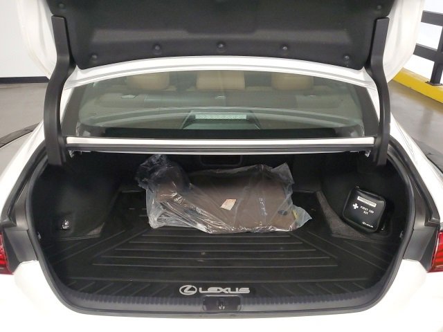 Used 2021 Lexus ES 300h w/ Premium Package image 22