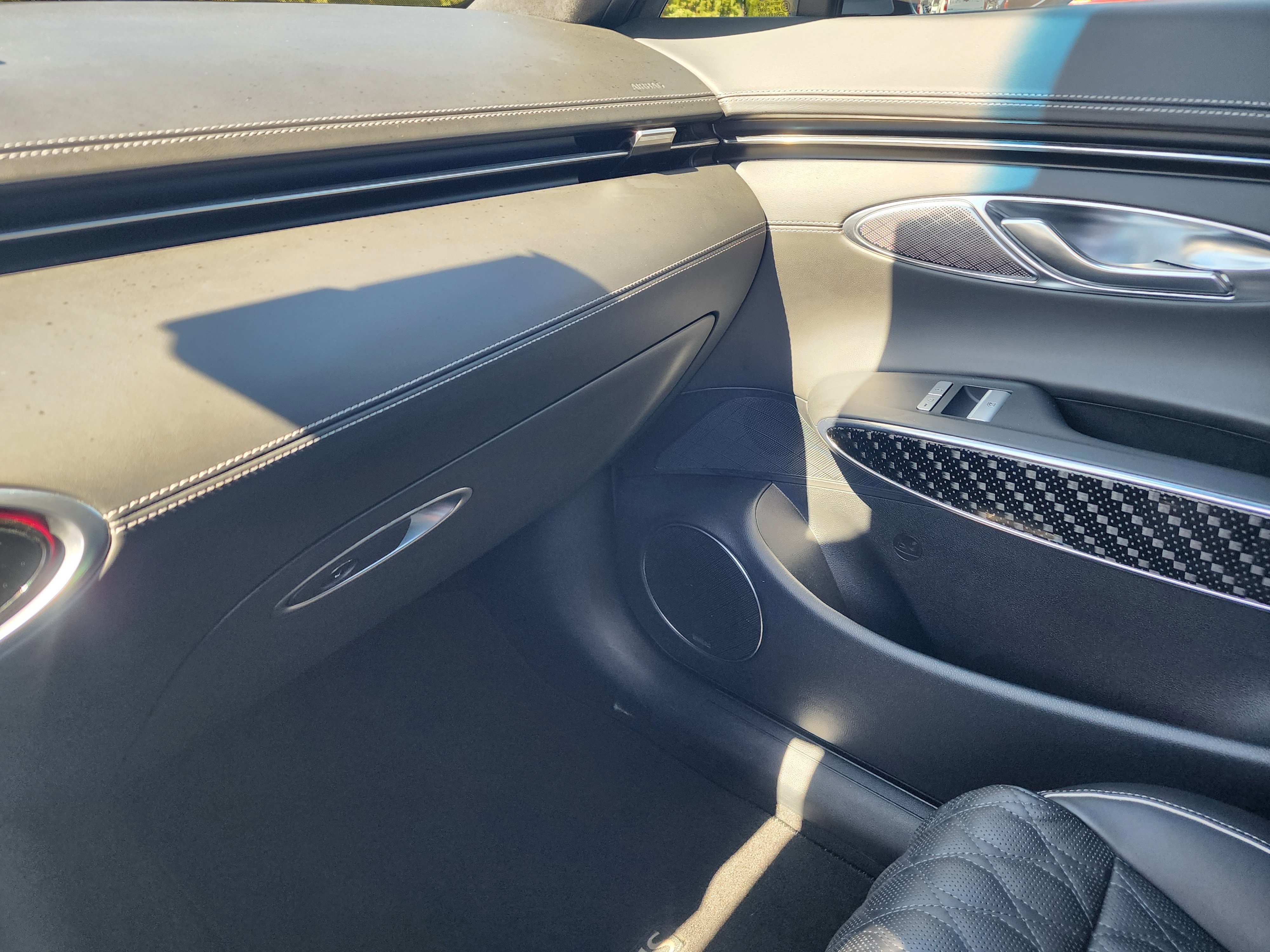 Used 2024 Genesis GV70 3.5T Sport w/ Sport Prestige Package image 39